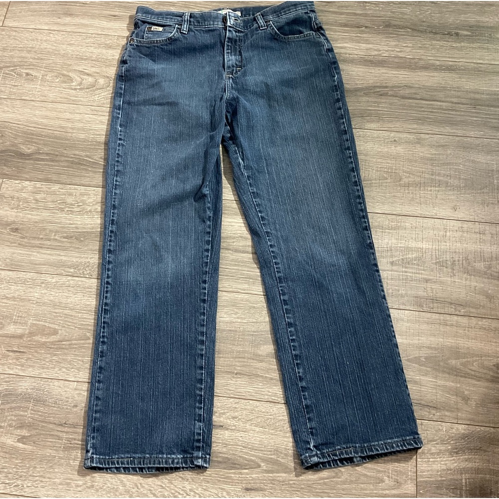 Lee Relaxed Straight Leg Blue Jeans Sz 10 short 11” rise